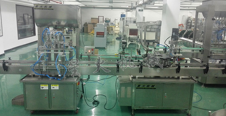 全自动橄榄油灌装生产线-橄榄油自动灌装锁盖贴标生产线